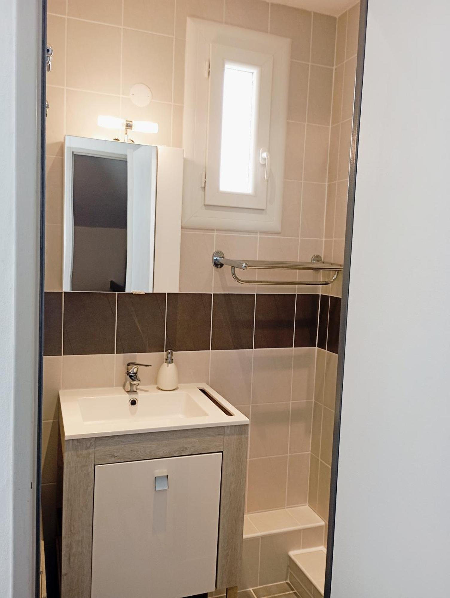 Grand Appartement Proche Port Et Plages, 6 A 8 Pers, 3 Chambres, Climatise Agde Exterior photo